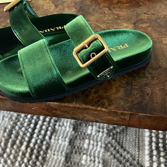 Authentic Prada - Green Velvet Slides - Picture 2 of 4